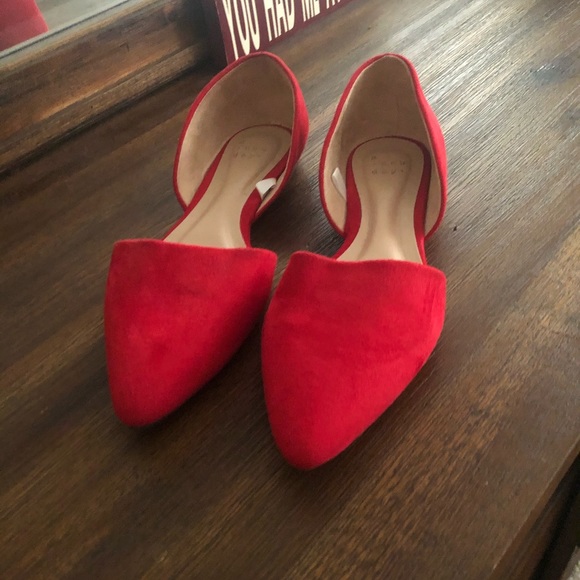 Red Flats - Picture 2 of 5